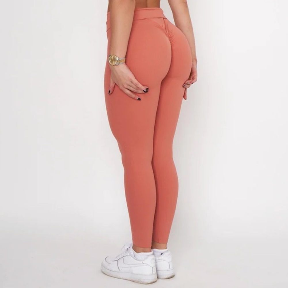 Pcheebum Soft Peach Scrunch Butt Leggings